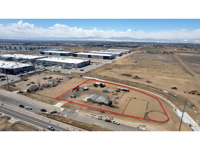 Property Photo 3 Located in the heart of a rapidly developing commercial sector 