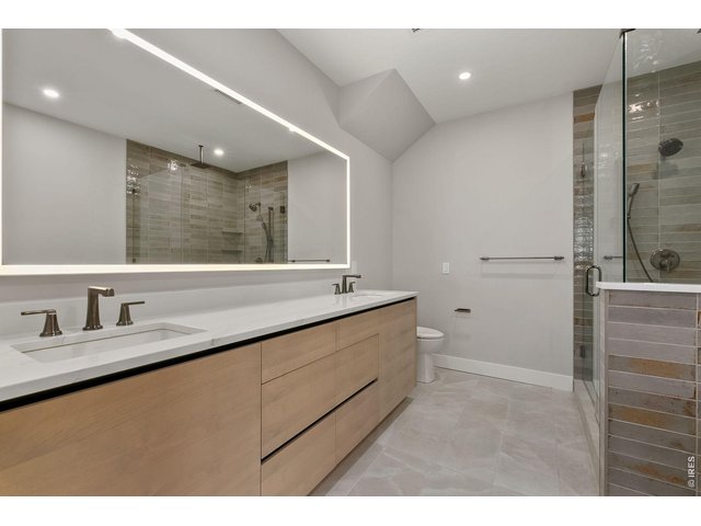 Property Photo 17 Loaded 5 piece primary bathroom