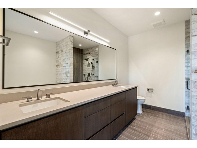 Property Photo 17 5 piece primary bathroom
