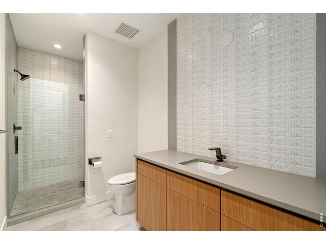 Property Photo 21 Guest Bathroom