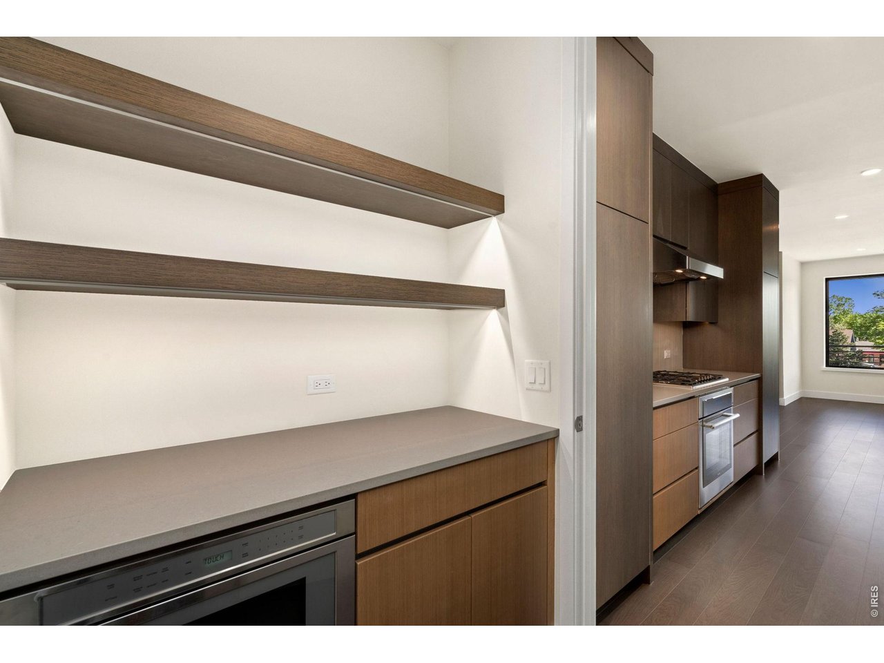 Perfect for a coffee/wine bar