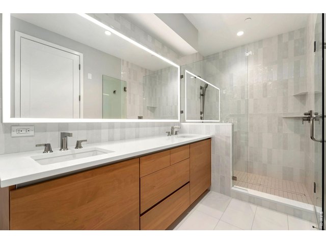 Property Photo 16 Epic 5 piece primary bathroom