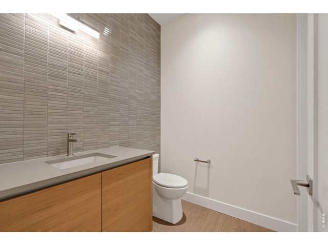 Property Photo 10 Designer grade half bath