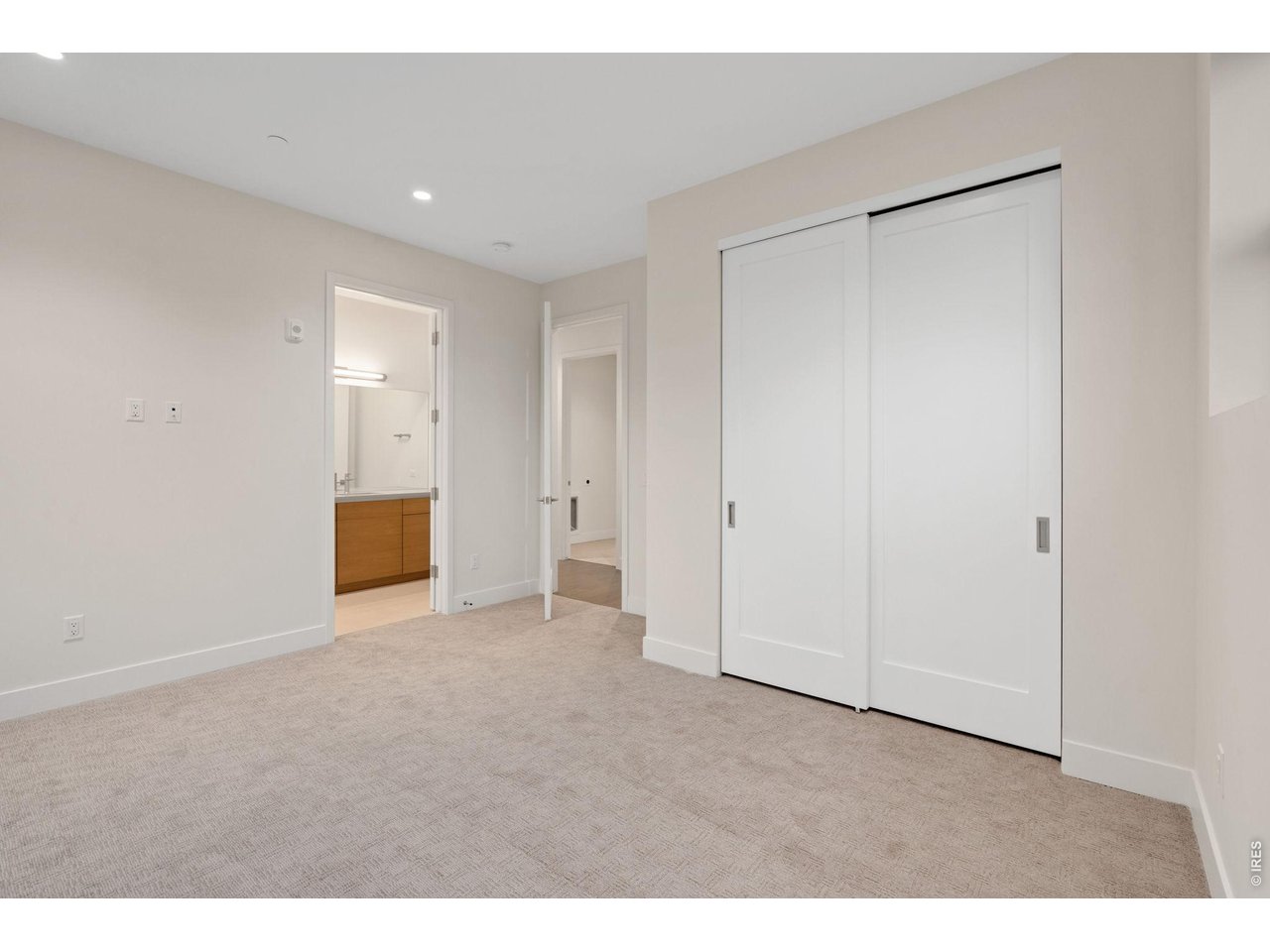 2nd bedroom ensuite