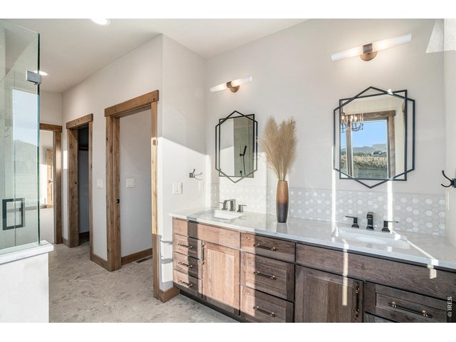 Property Photo 15 5-piece primary bathroom