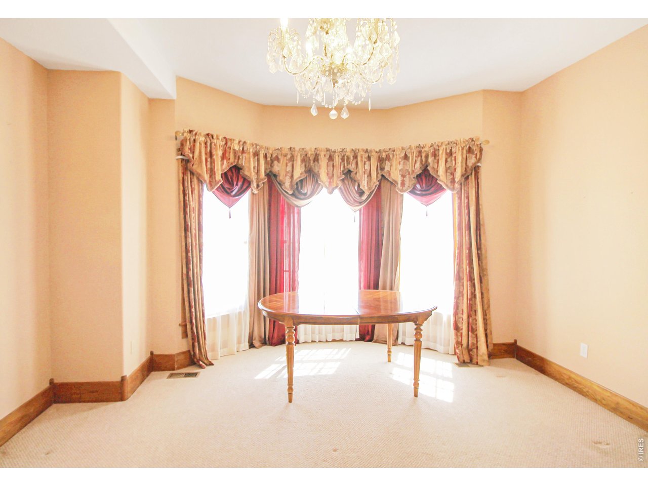 Property Photo 10 Dining Room