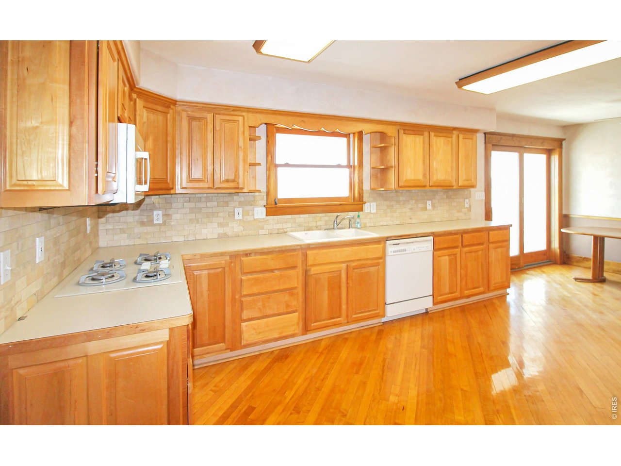 Property Photo 16 Kitchen