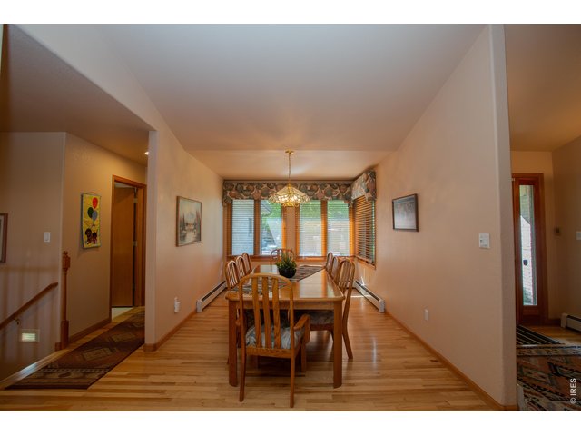 Property Photo 11 Bring on the guests!  This dining room can see a crowd!