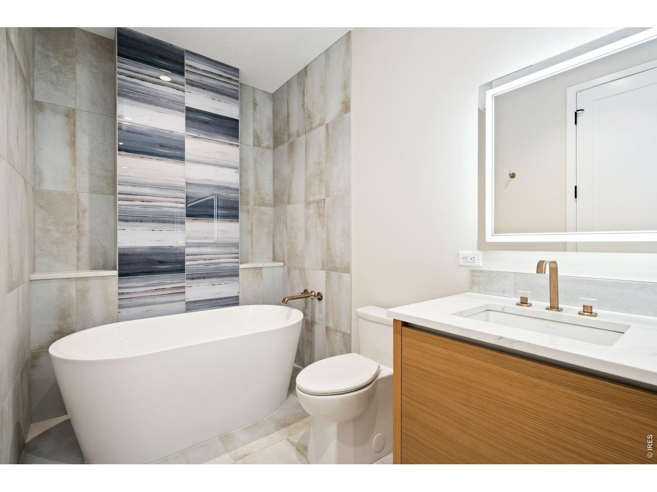 With a bath tub