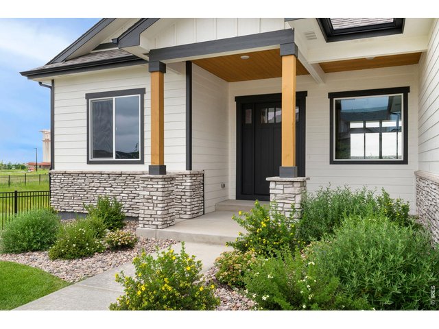 Property Photo 4 Welcoming Front Porch