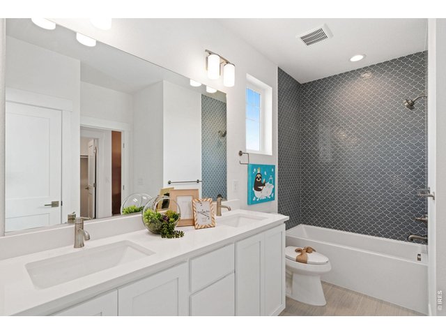 Property Photo 23 Upstairs Full Bath