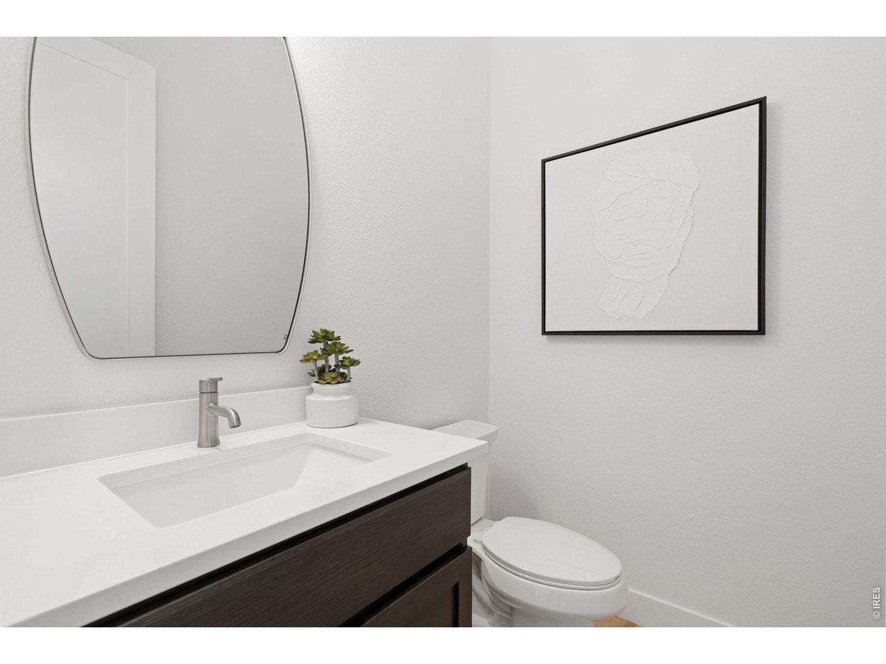 Main Floor 1/2 Bath!