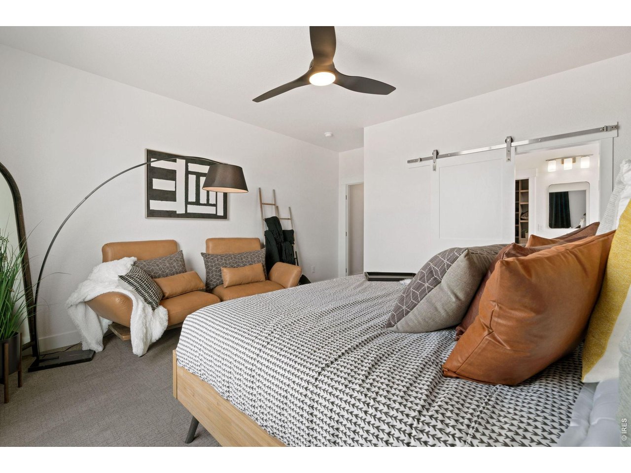 Spacious Primary Suite!