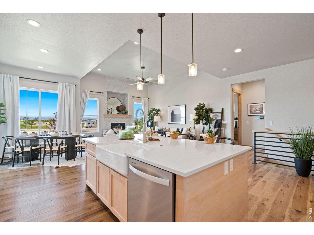 Upgraded Stainless Steel Appliances