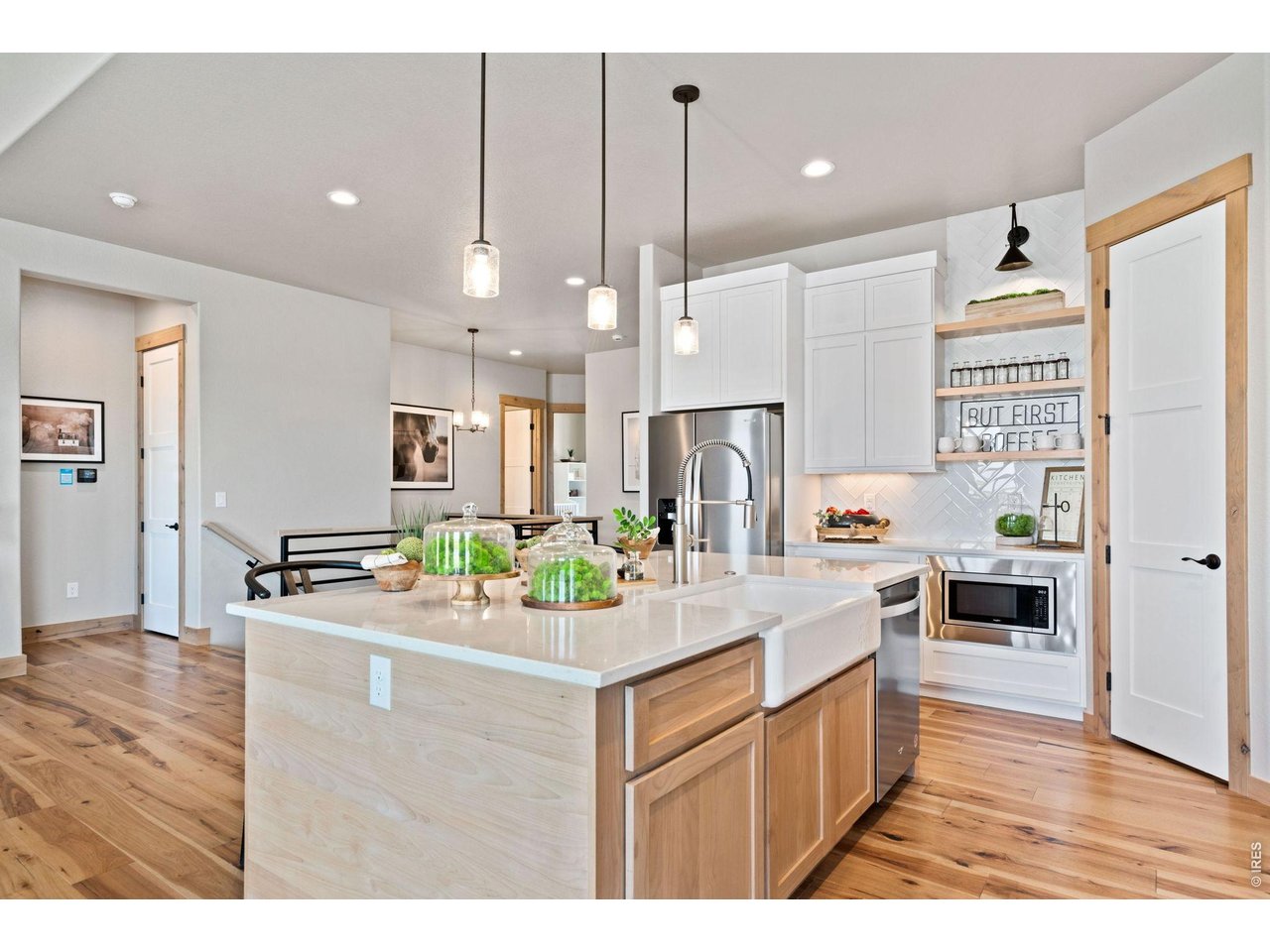 Slab Quartz Counters