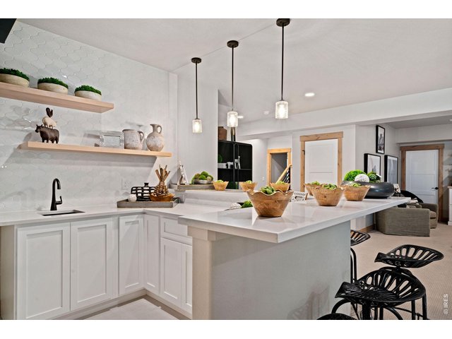Property Photo 22 Wet Bar