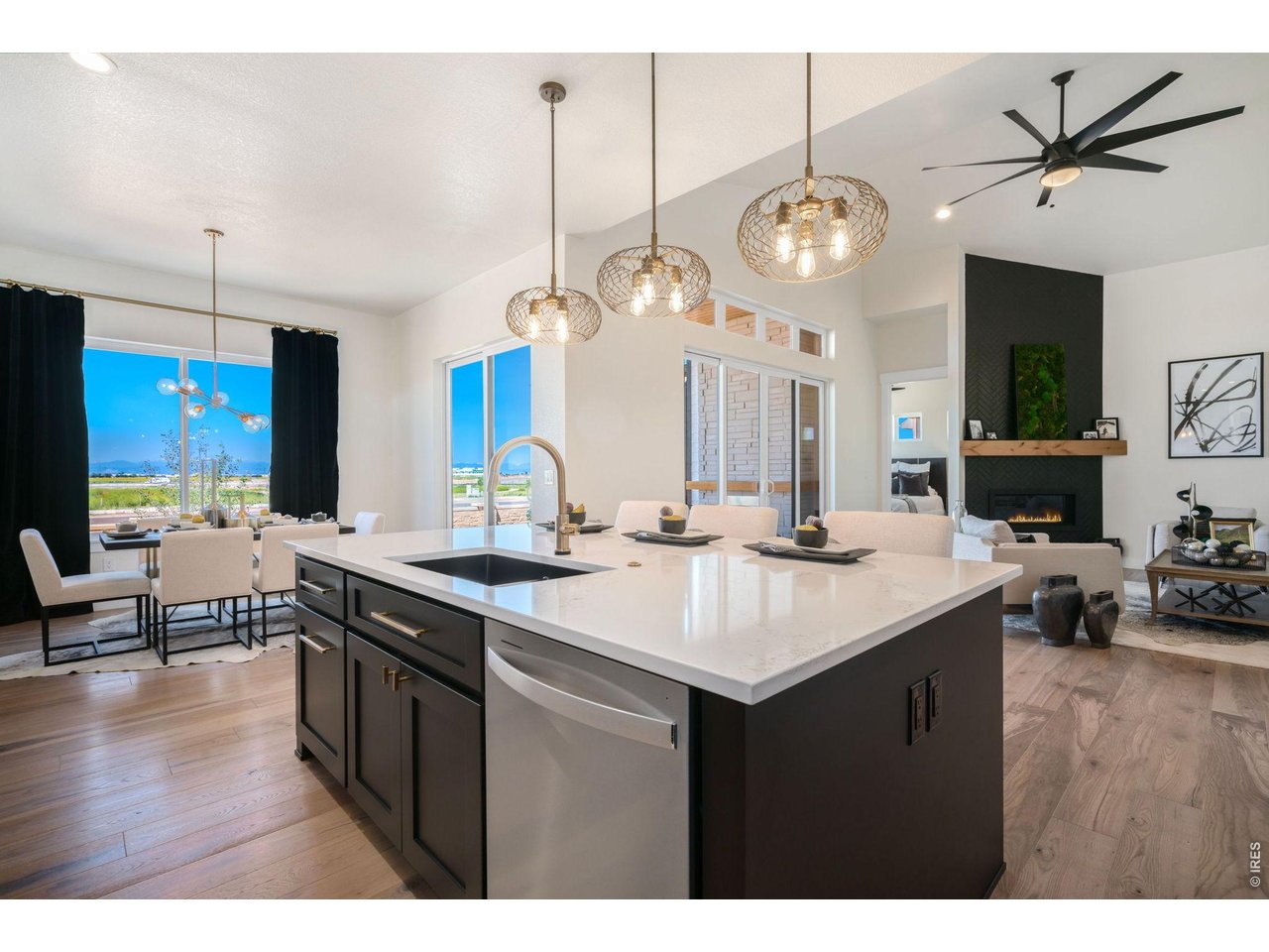 Upgraded Gourmet Kitchen!