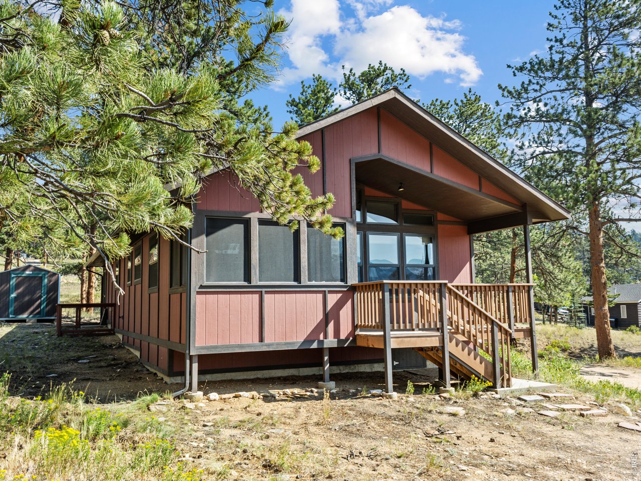 Screened in porch