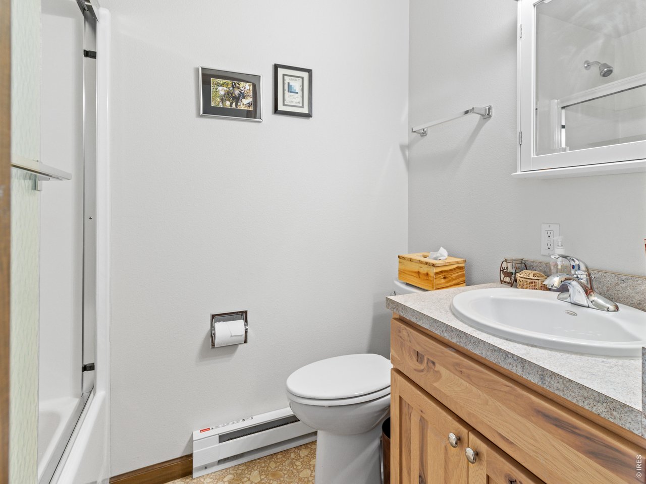 Full main level bath