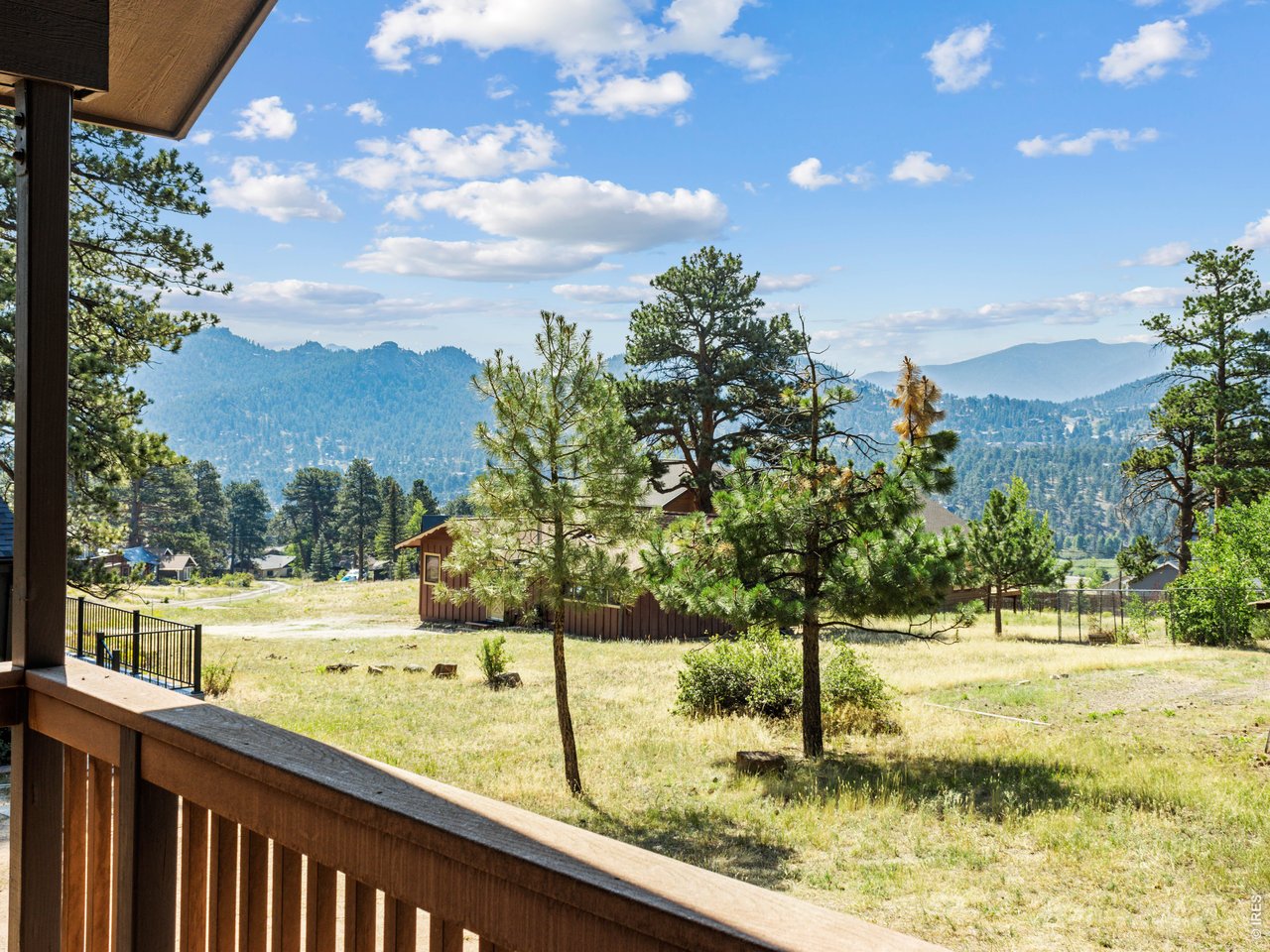Rocky Mountain Views from 725 Upper Larkspur Ln.