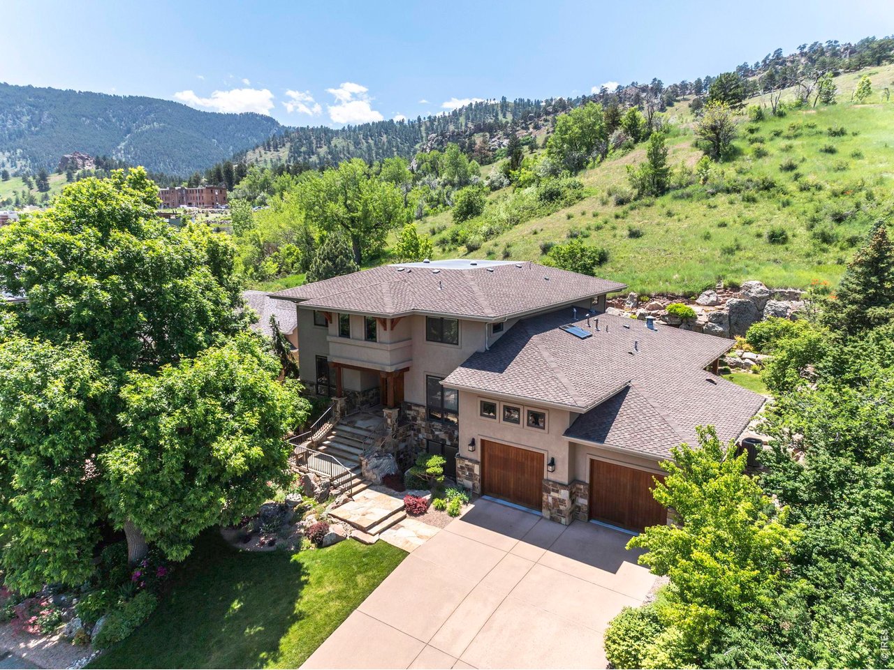 Blending in to the foothills
