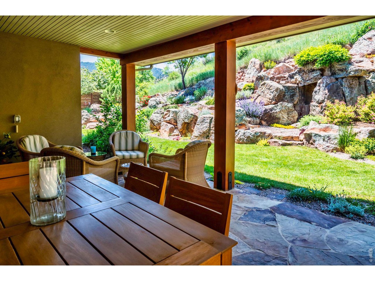 Dine al fresco surrounded by nature