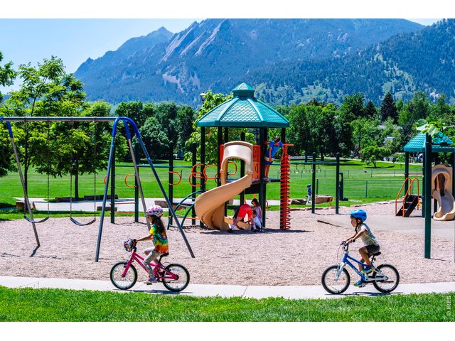 Property Photo 40 North Boulder Park just a few blocks away
