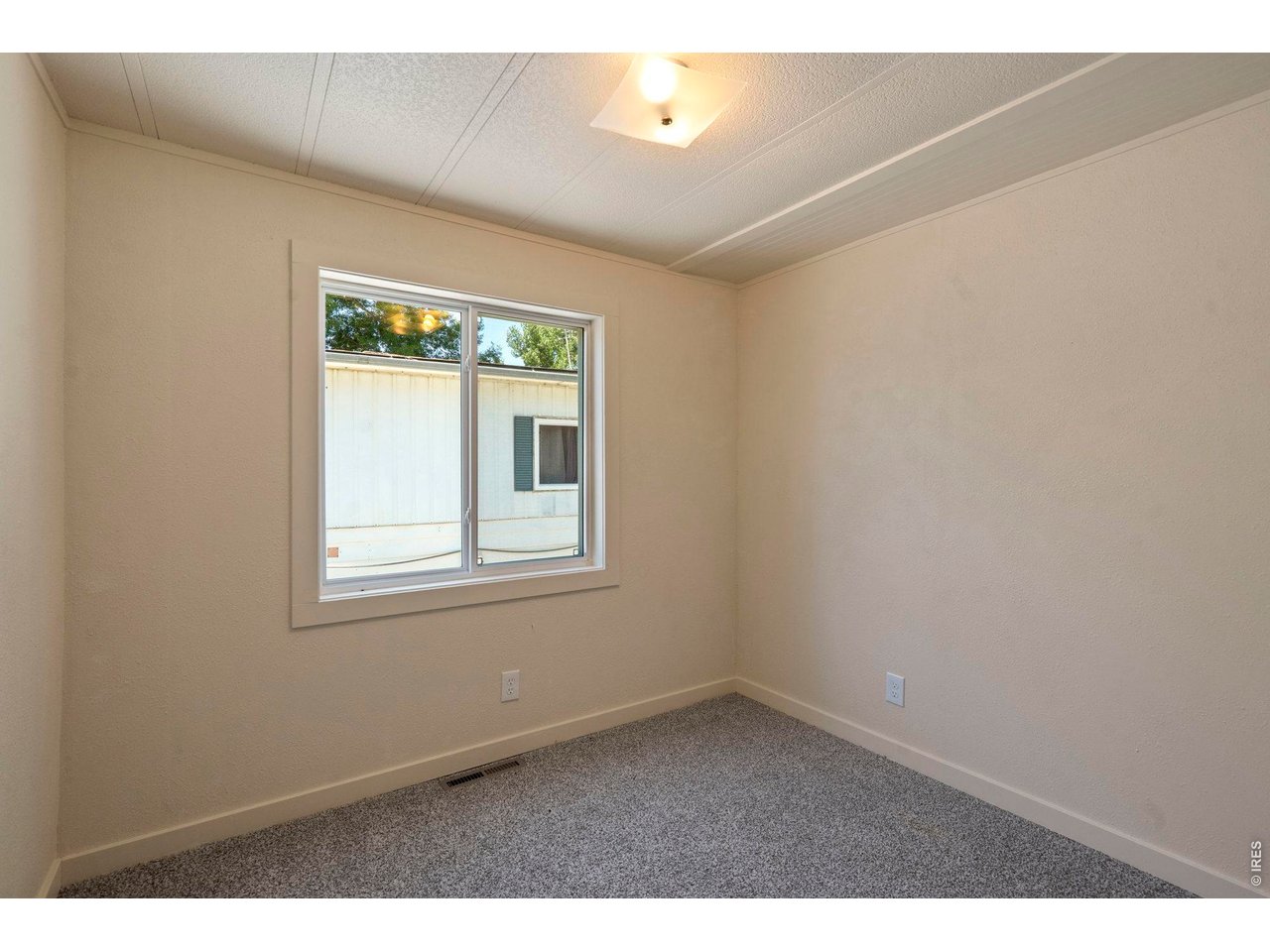 Good sized secondary bedroom.