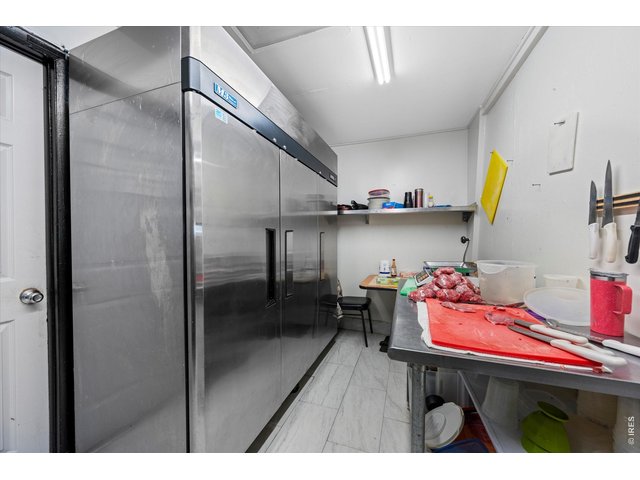 Property Photo 8 Food storage and prep