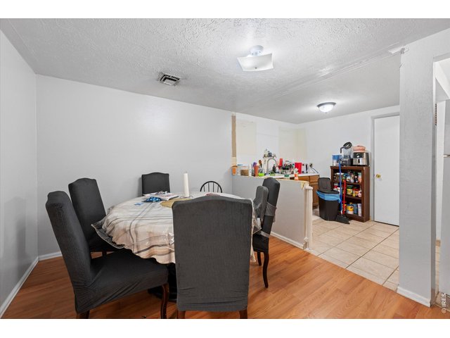 Property Photo 19 Apartment dining room