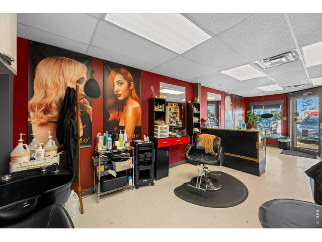 Property Photo 32 Salon