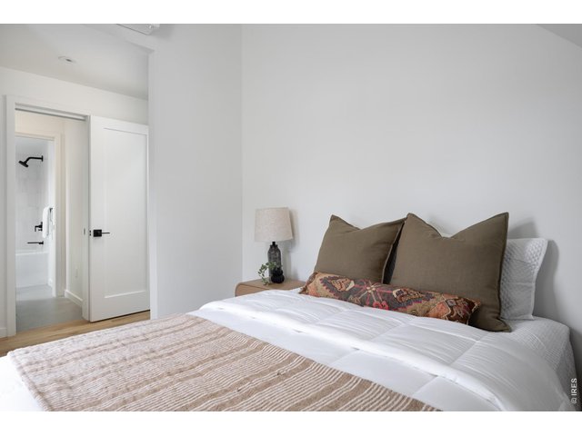 Property Photo 30 Spacious, upper level guest suite with ensuite full bath.