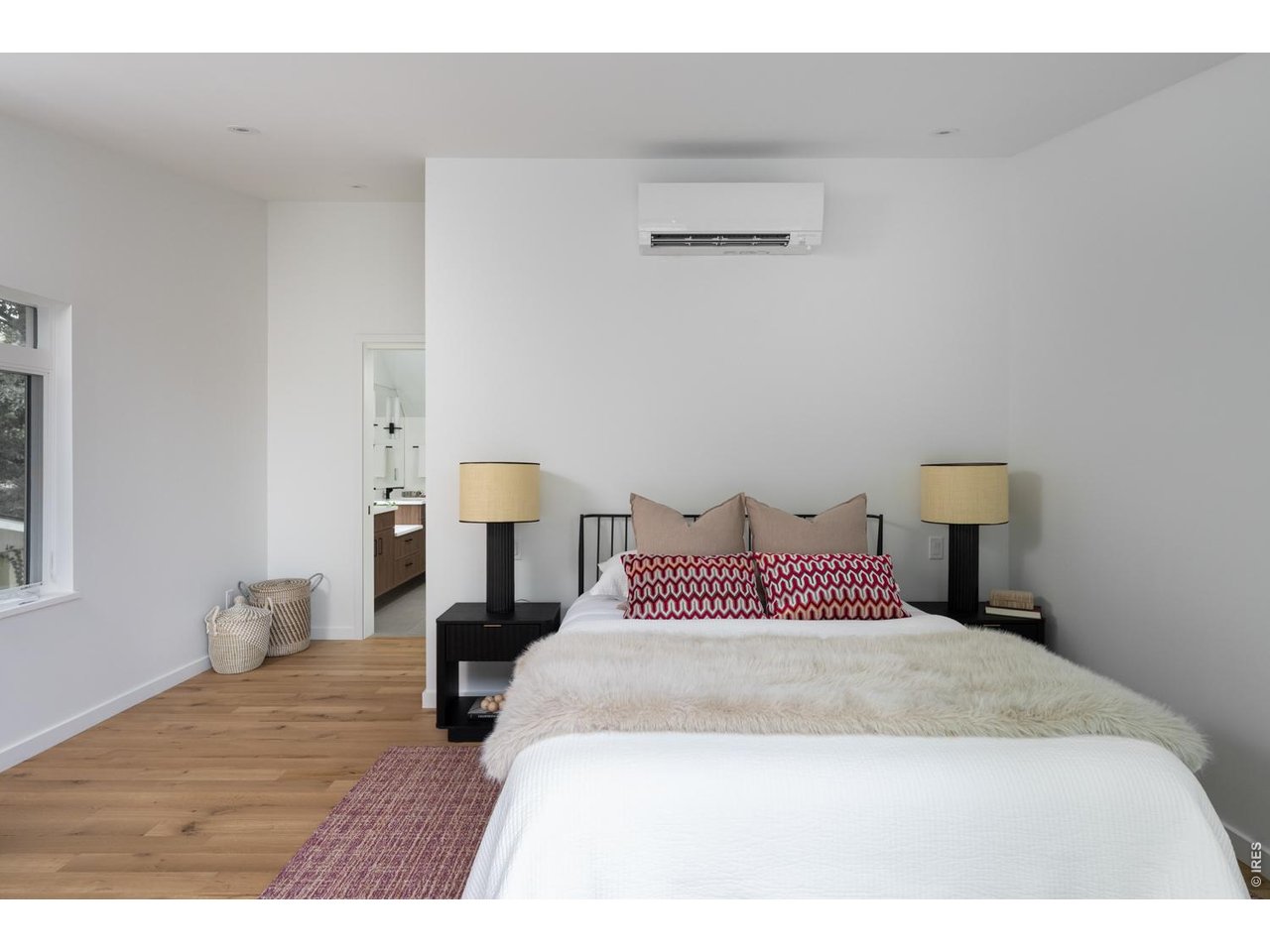 Spacious primary suite with ensuite primary bath. 