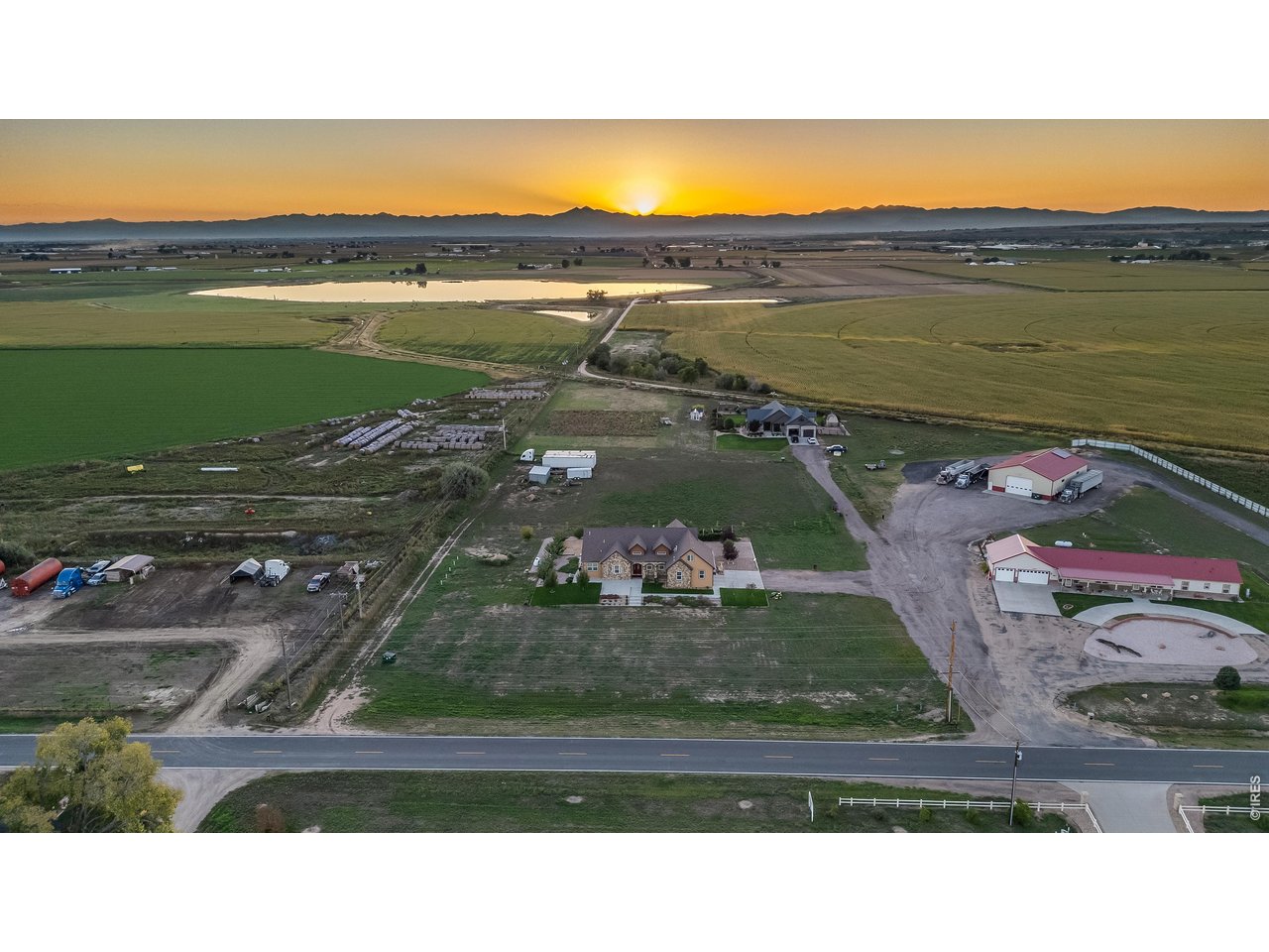 Welcome to Your Piece of heaven! Enjoy the beautiful Iconic Colorado Sunsets to the West
