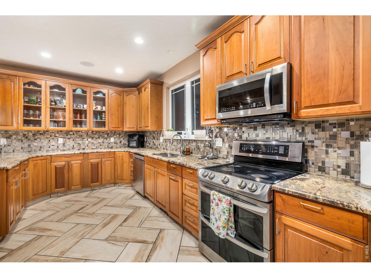 Display Cabinets with Stainless Steel Appliances