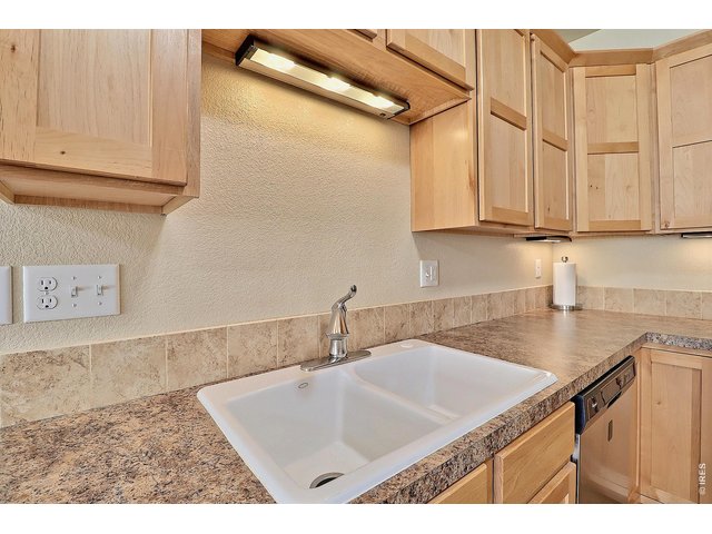 Property Photo 12 Under Cabinet Lighting