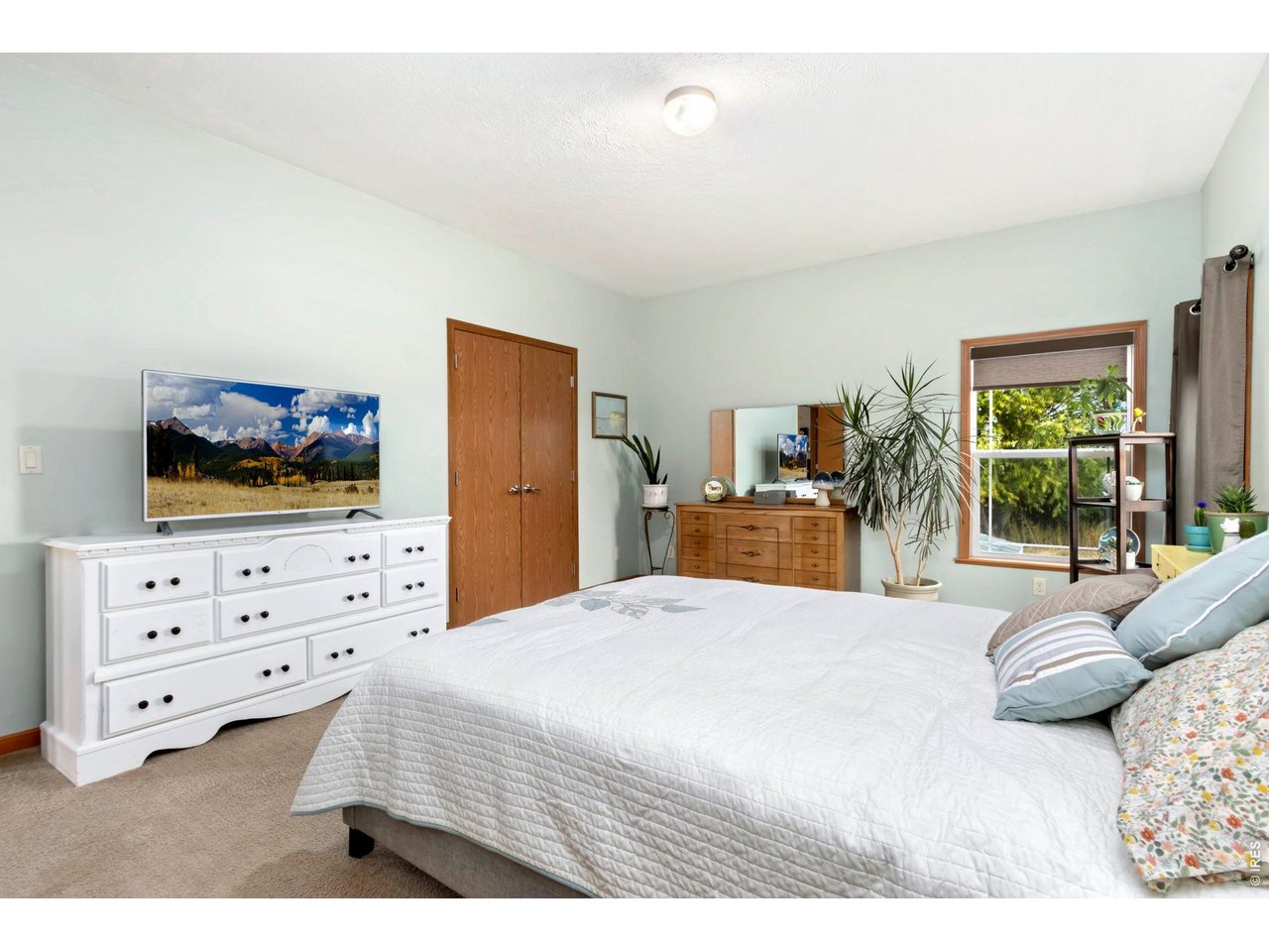 2 large Walk in closets