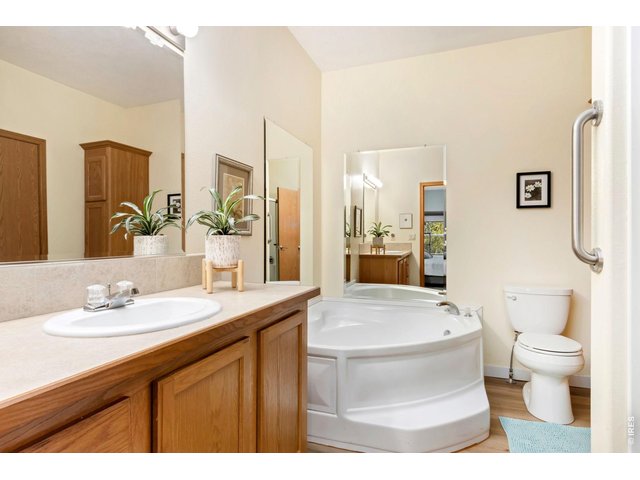 Property Photo 9 Primary Bath