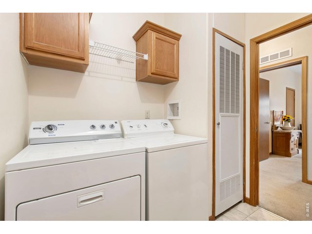 Property Photo 32 Laundry/mud room