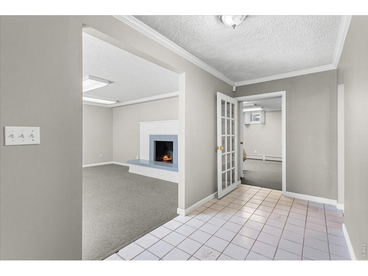 Foyer to Breakroom/Kit/Bath/Exit