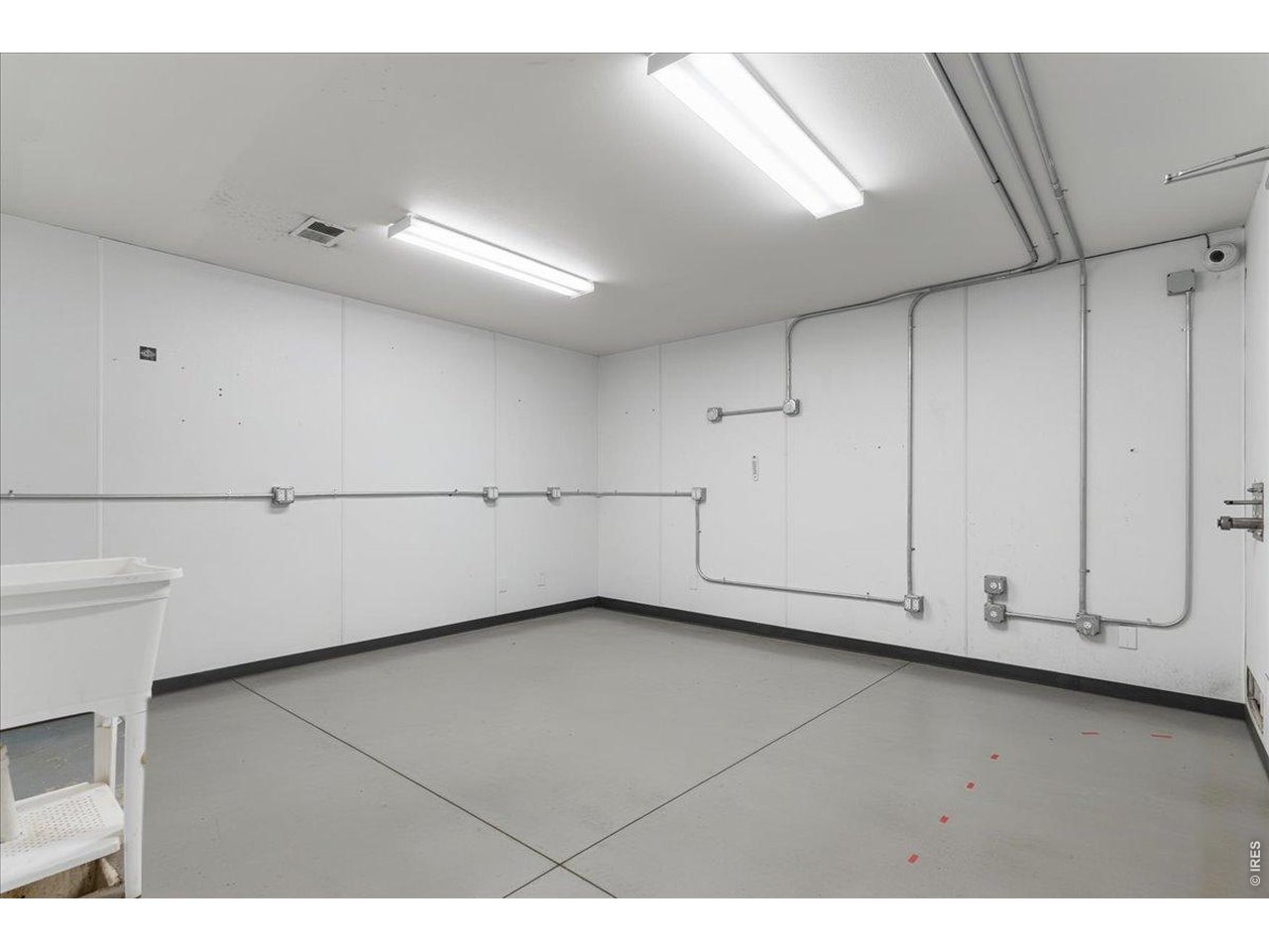 C1D2 Room