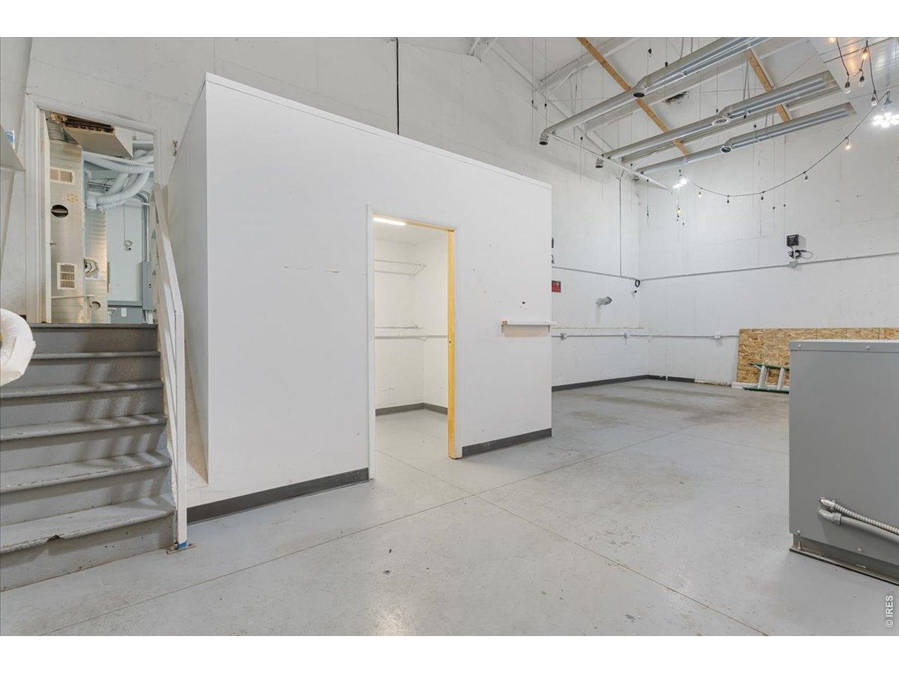 Drive in shop 1 &storage/Aux. room