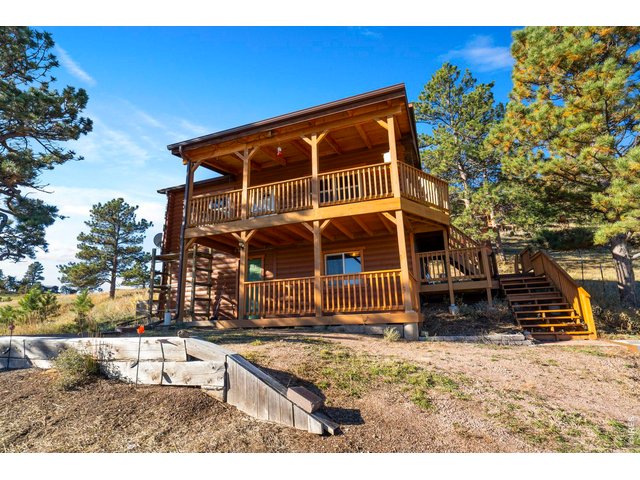 Property Photo 3 Beautiful porches