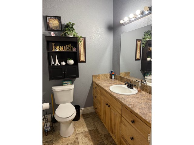 Property Photo 16 bathroom 2