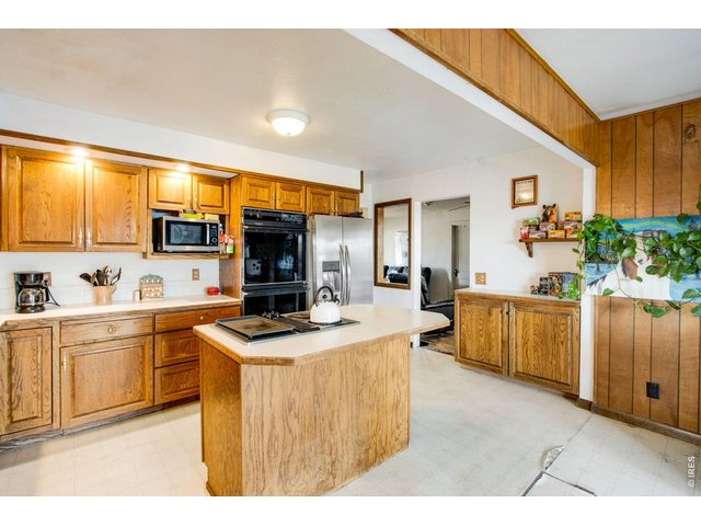 Property Photo 19 Open layout in kitchen/dining area