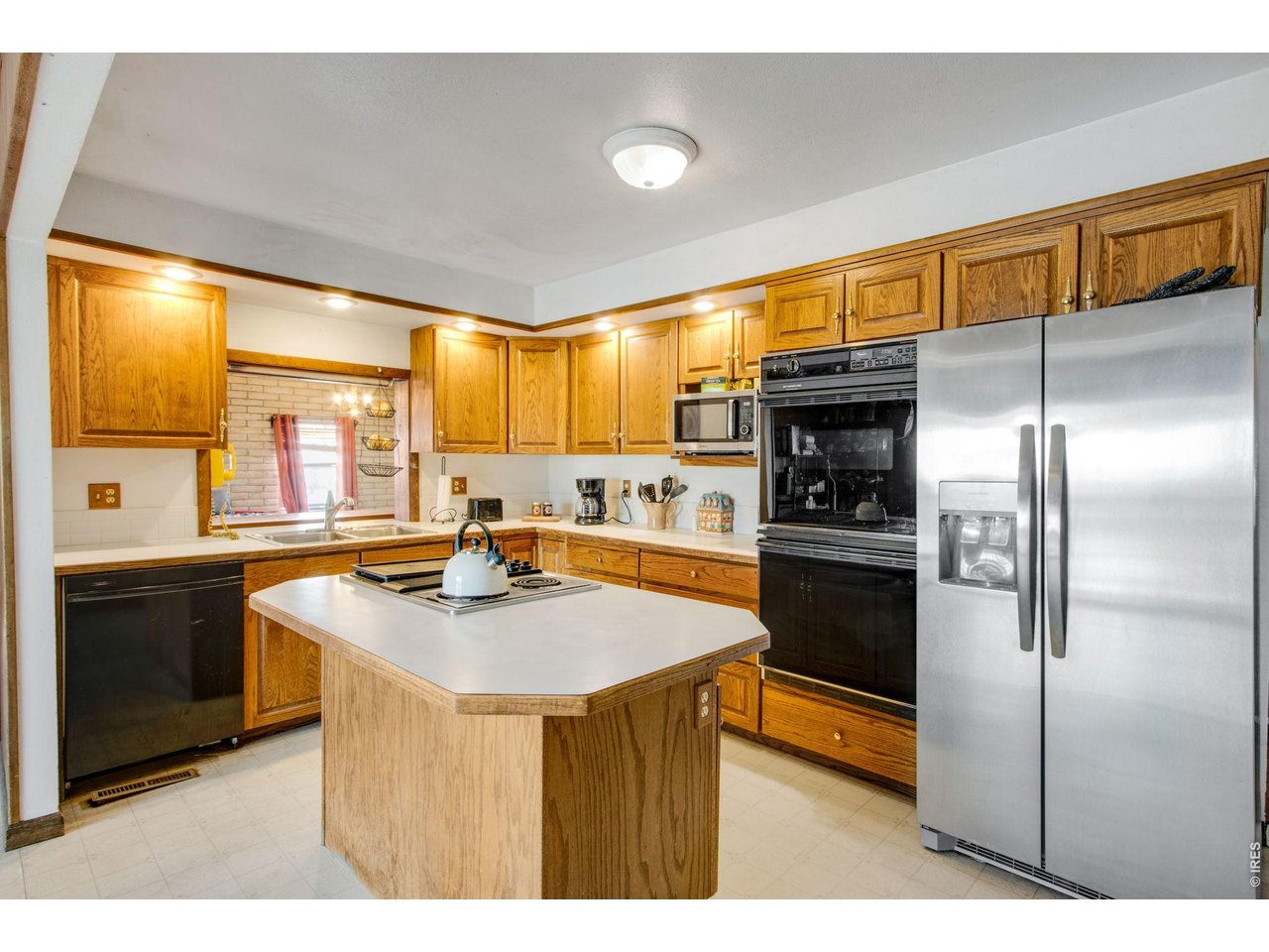 Open 16'x10' kitchen, all appliances included.
