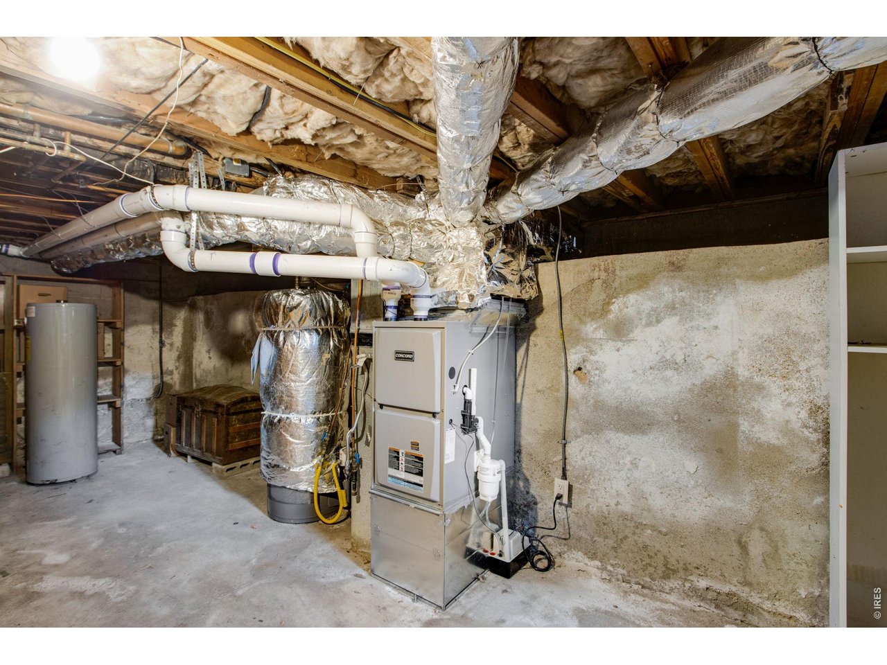 20'x11' basement with newer furnace and water heater, duct work recently insulated