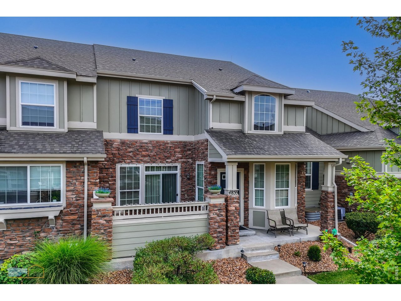4859 Raven Run, Broomfield. Beautiful Townhome in Wildgrass. Exceptional Mountain Views Throughout The Neighborhood