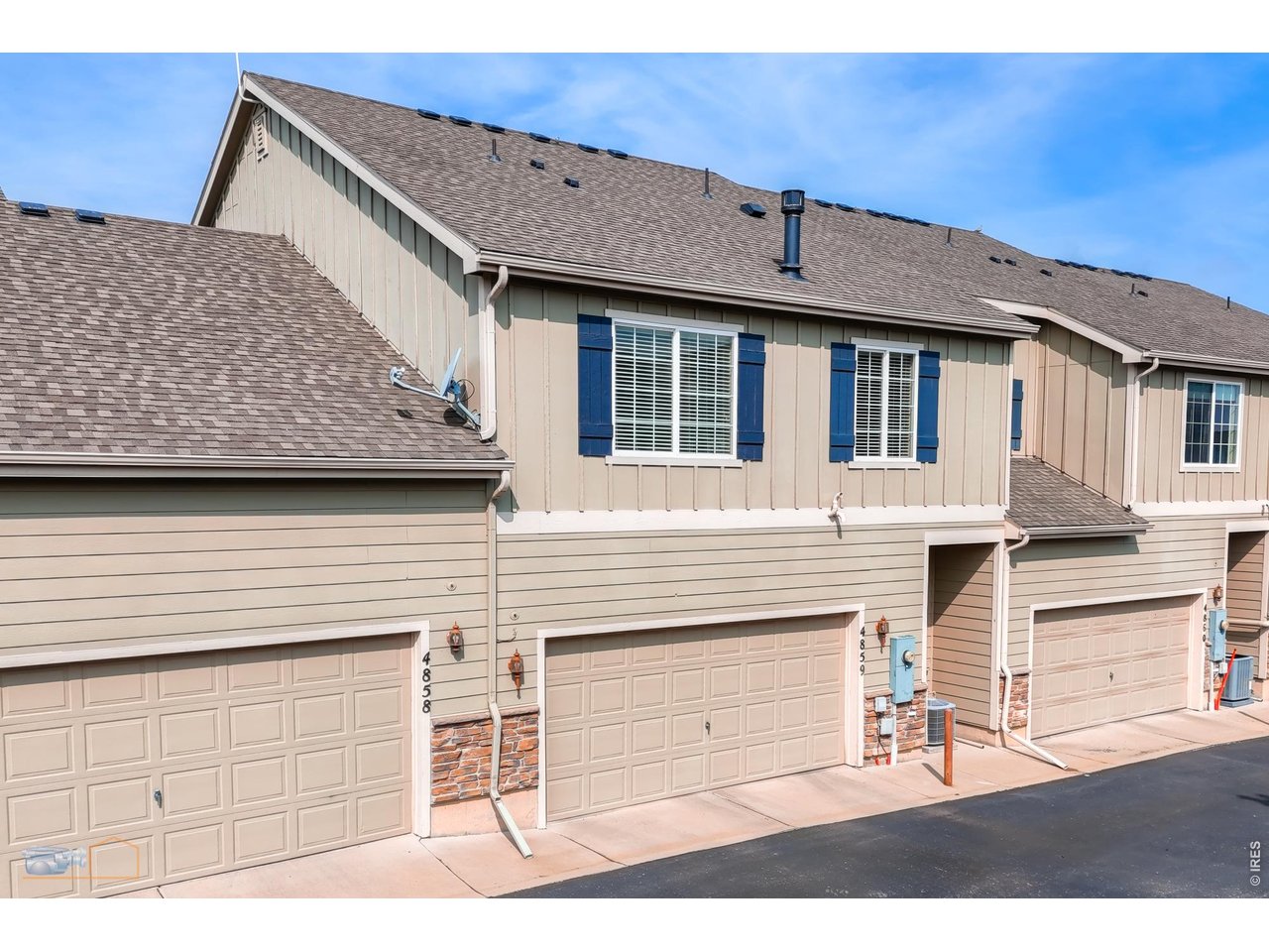 Two And A Half Car Garage. Extra Space For Storage Or A Workshop