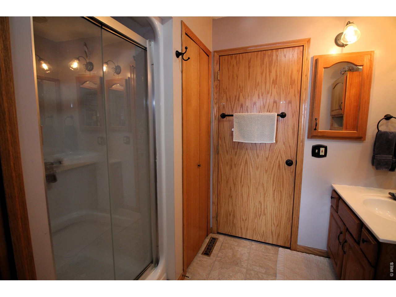 Property Photo 20 Primary bath